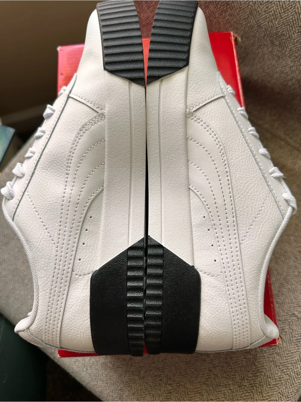 Puma Women’s Carina L Size 11
